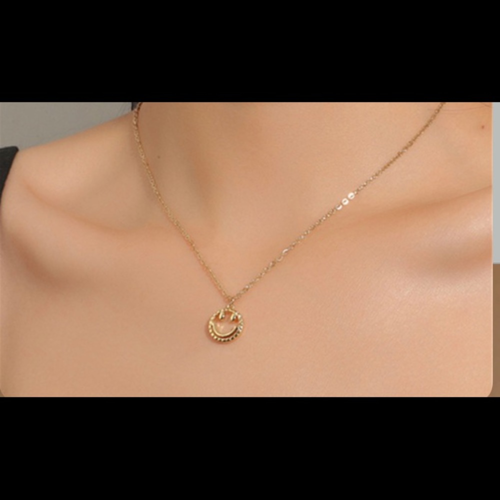 Smiley Face Pendant Necklace